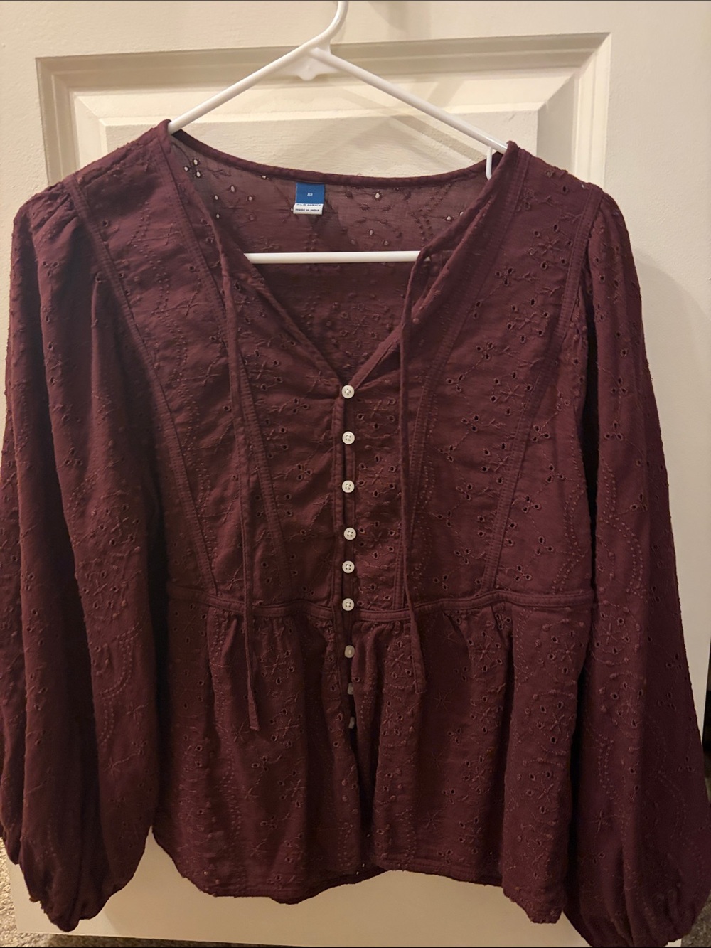 Old navy puff sleeve button, front tie, crochet lace top